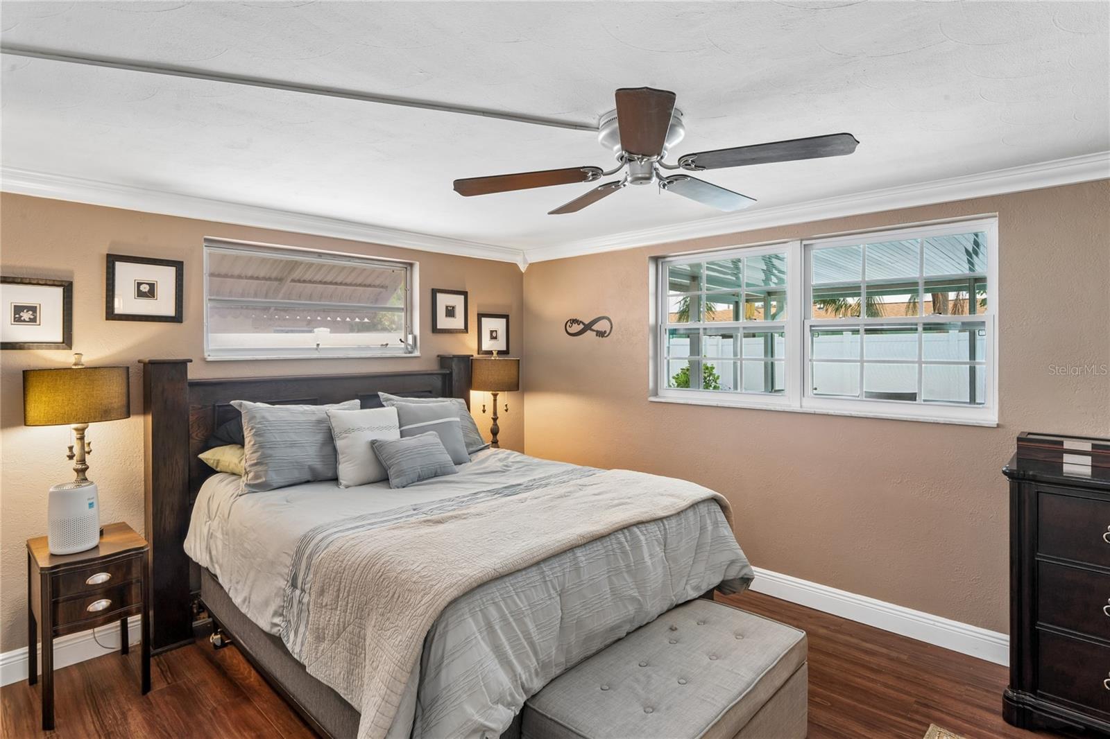 COLONIAL HILLS - Residential