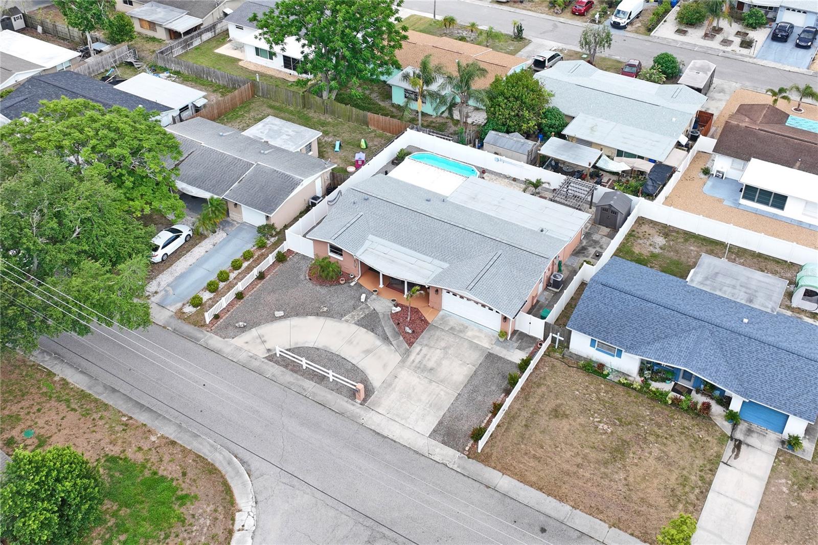 COLONIAL HILLS - Residential