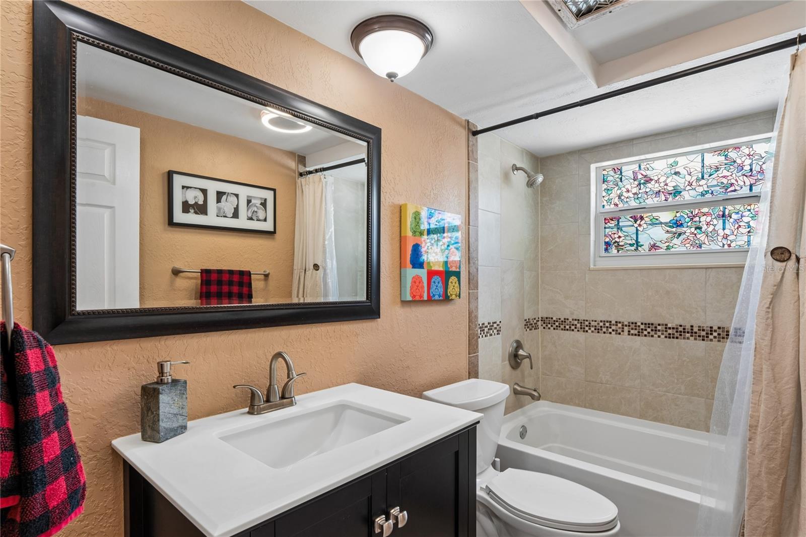 COLONIAL HILLS - Residential