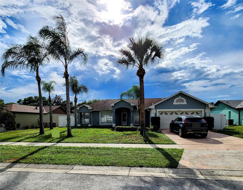 Photo of 2221 Kiwi Trail, Clermont, FL 34714 (MLS # O6435738)