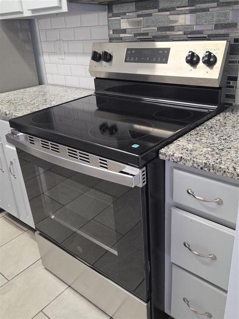 Tiny photo for 807 Mclain Court, Tavares, FL 32778 (MLS # G5110438)