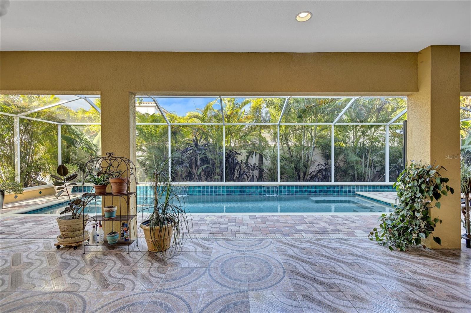 RIVERCREST - Residential