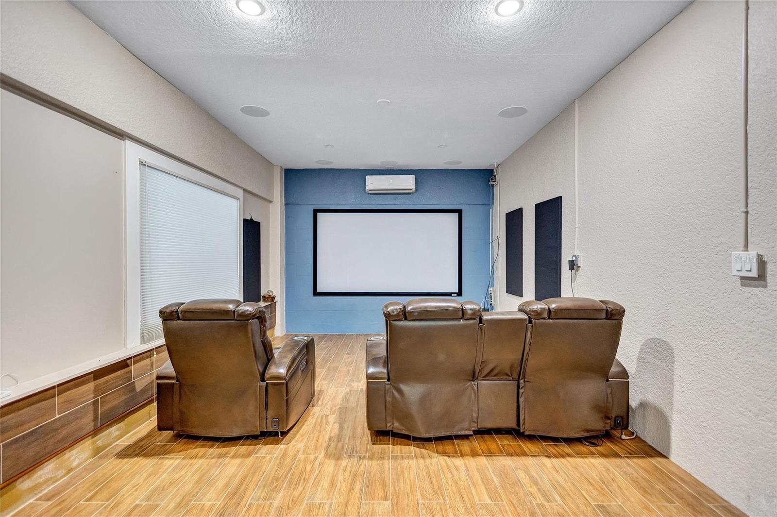 RIVERCREST - Residential