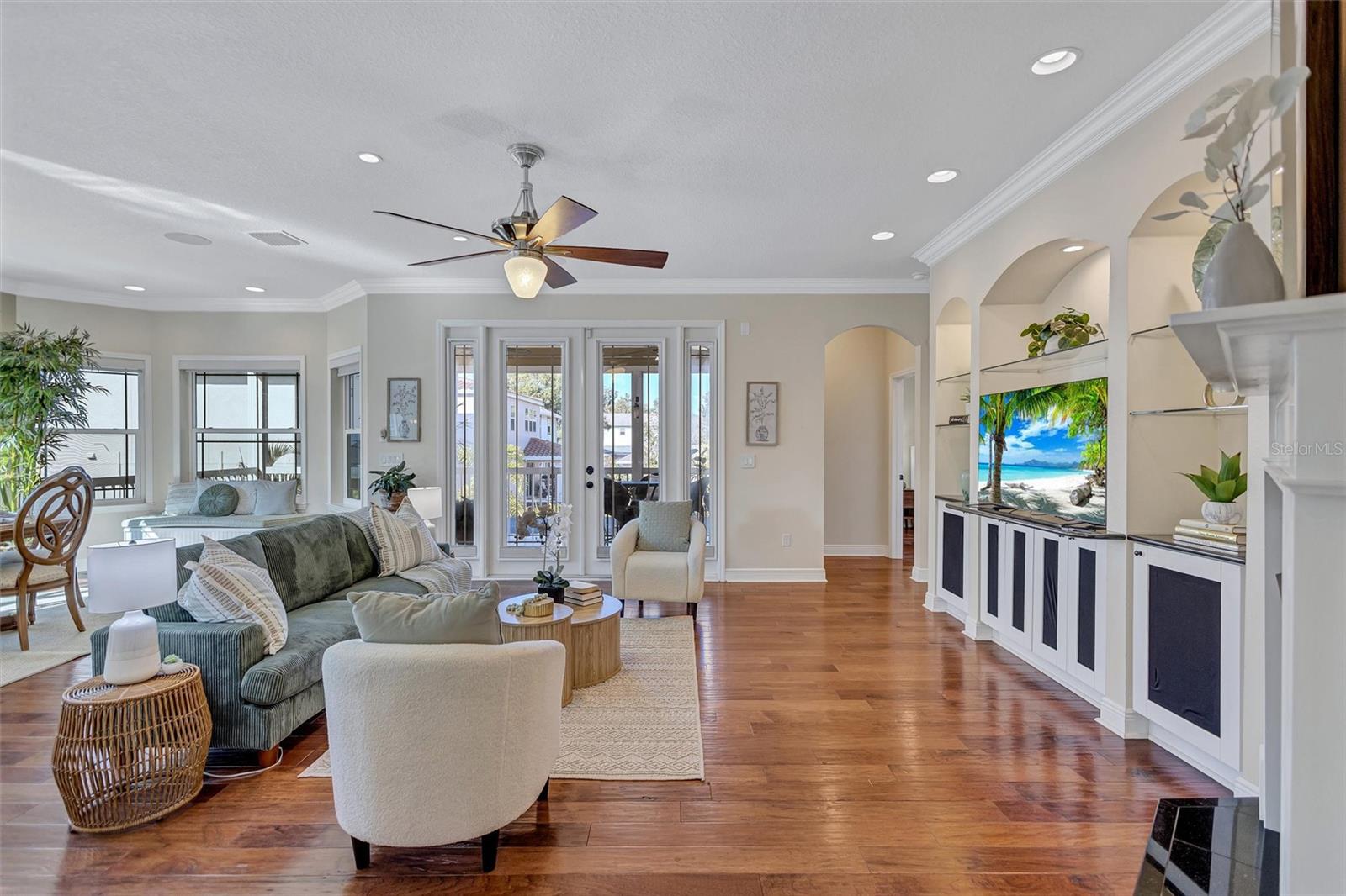 RIVERCREST - Residential