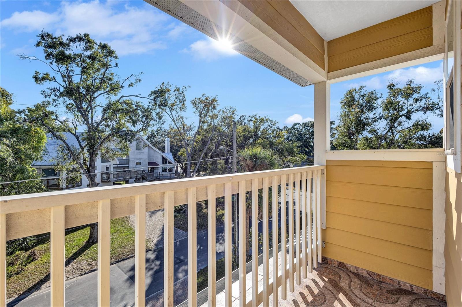 RIVERCREST - Residential