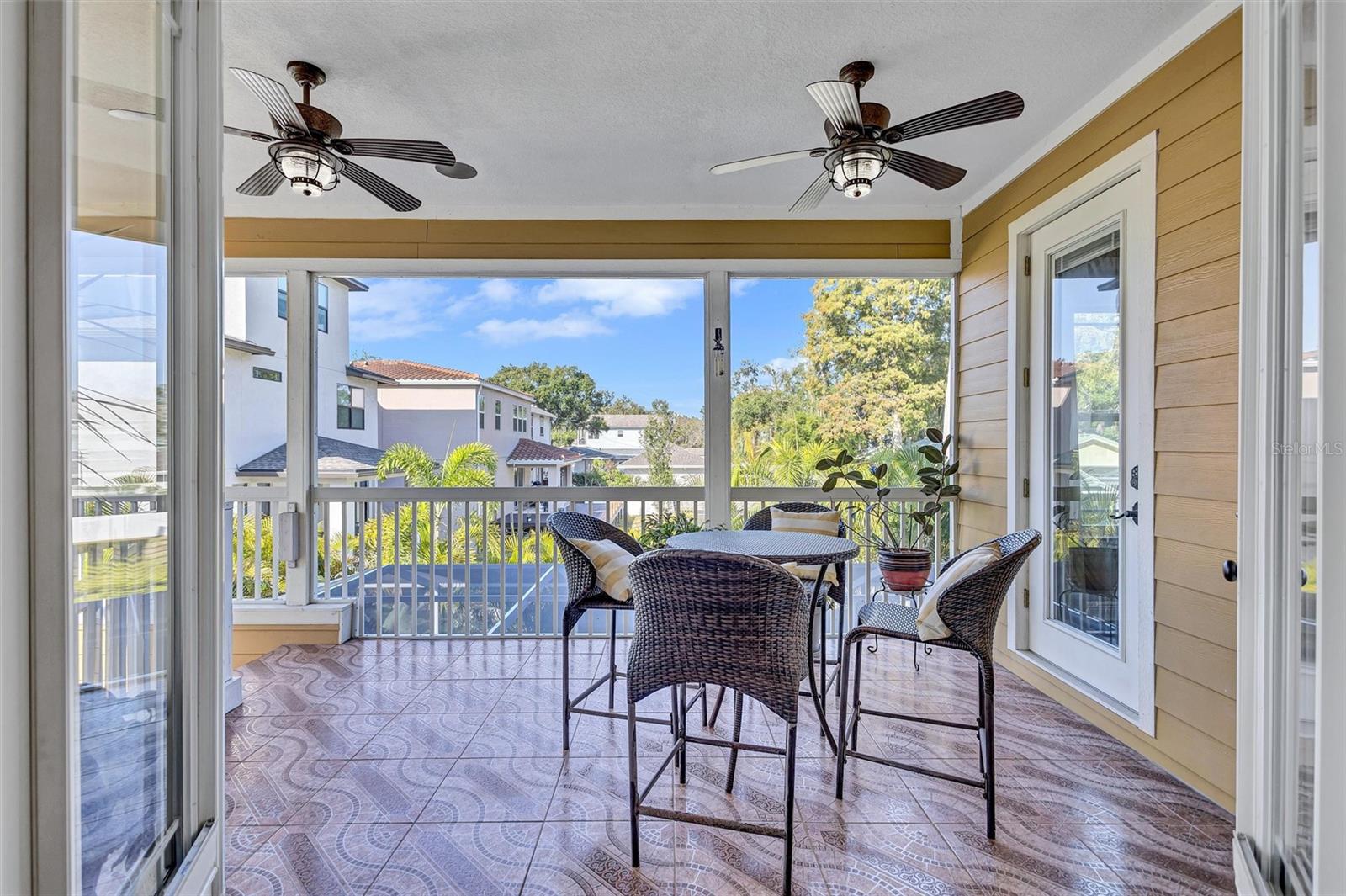 RIVERCREST - Residential