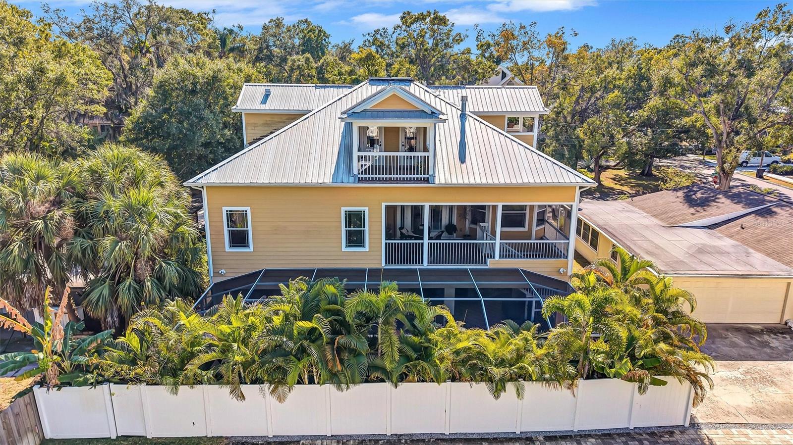 RIVERCREST - Residential