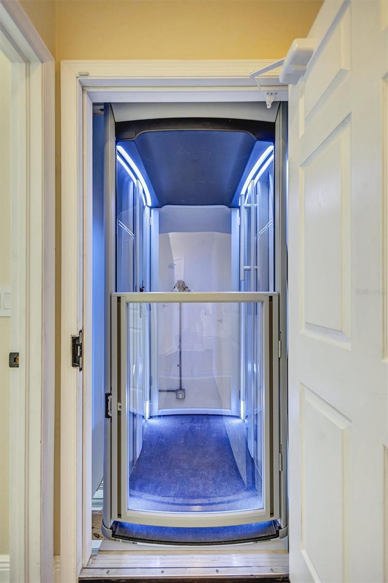 RIVERCREST - Residential