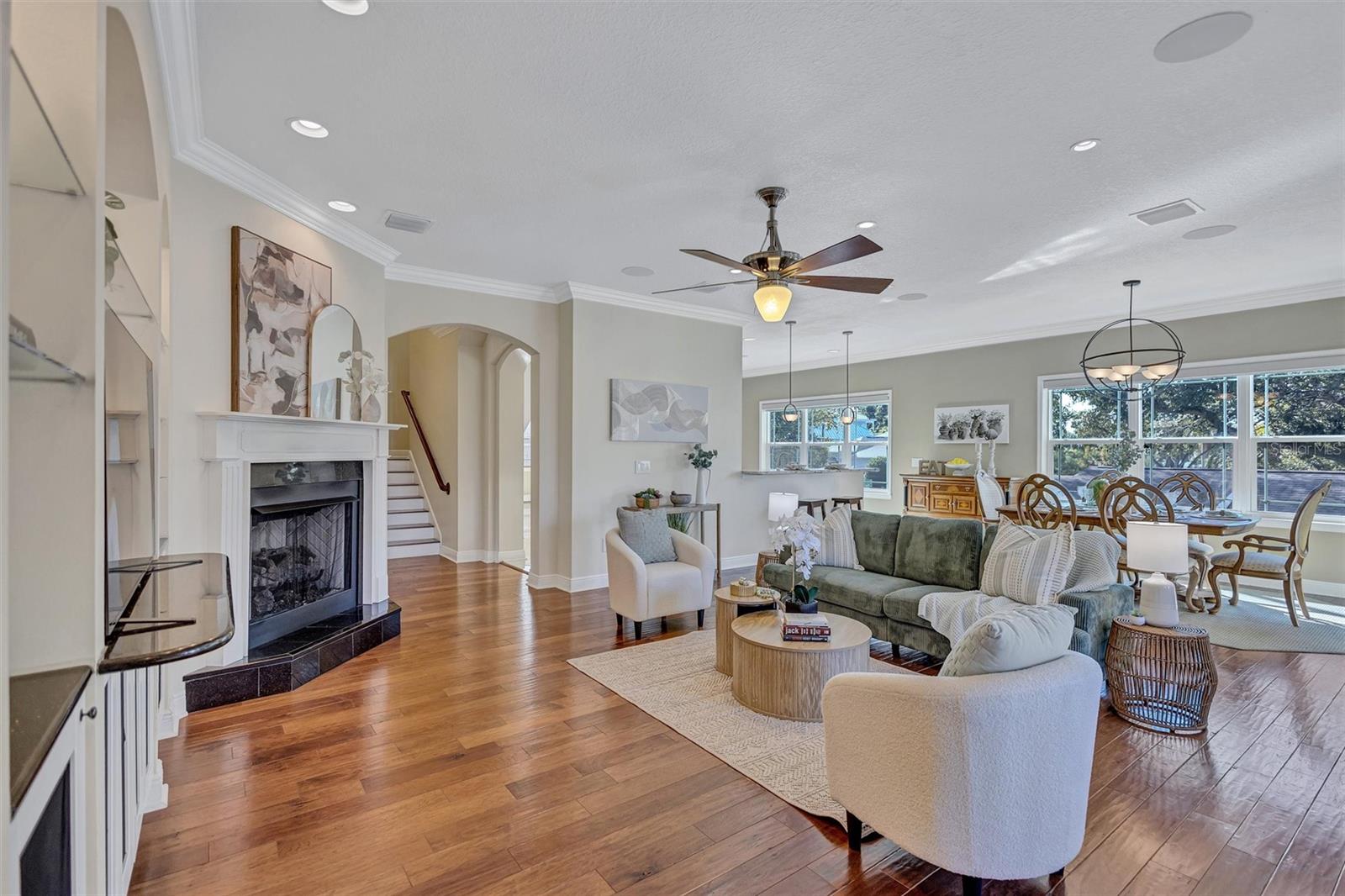 RIVERCREST - Residential