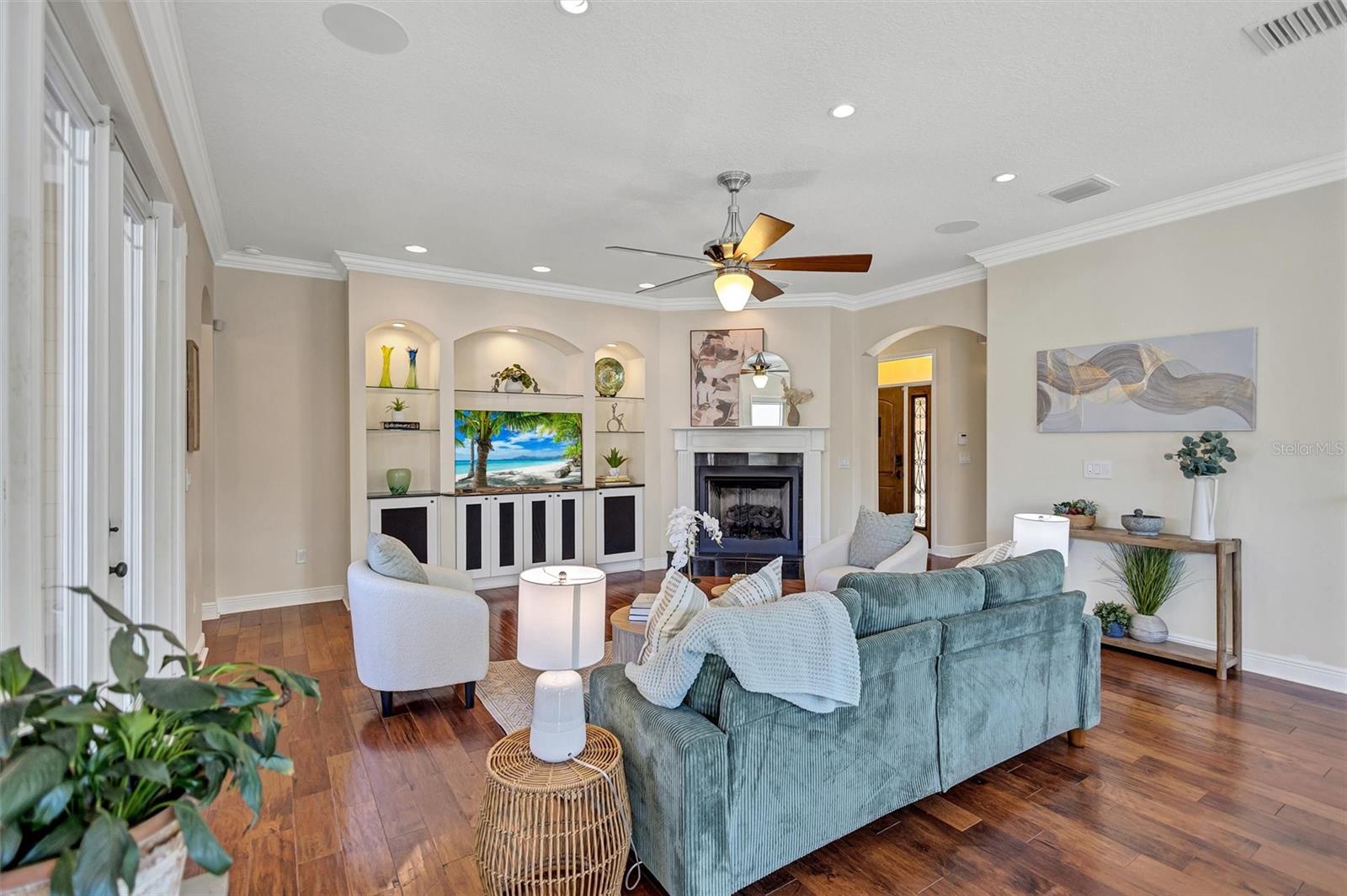 RIVERCREST - Residential