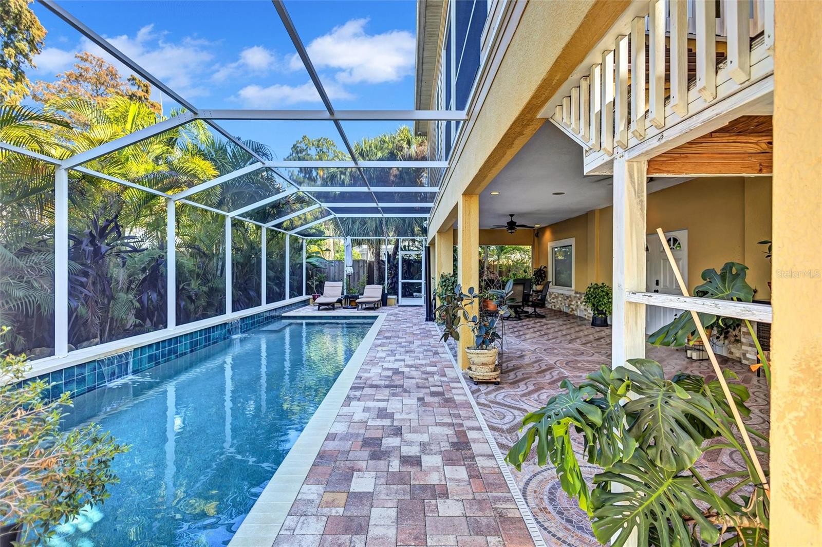 RIVERCREST - Residential