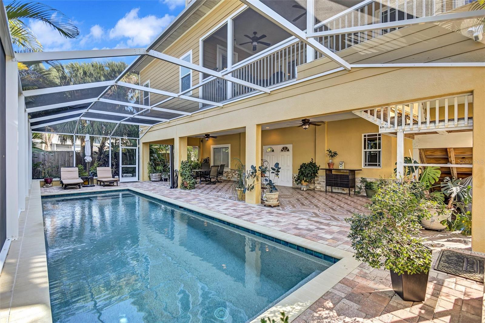 RIVERCREST - Residential