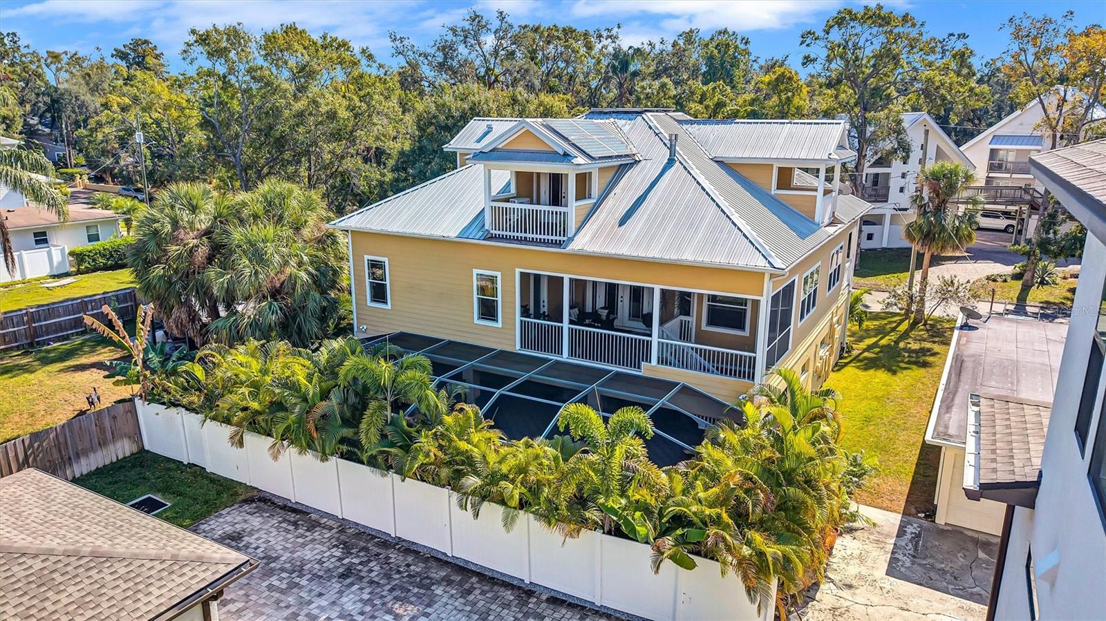 RIVERCREST - Residential