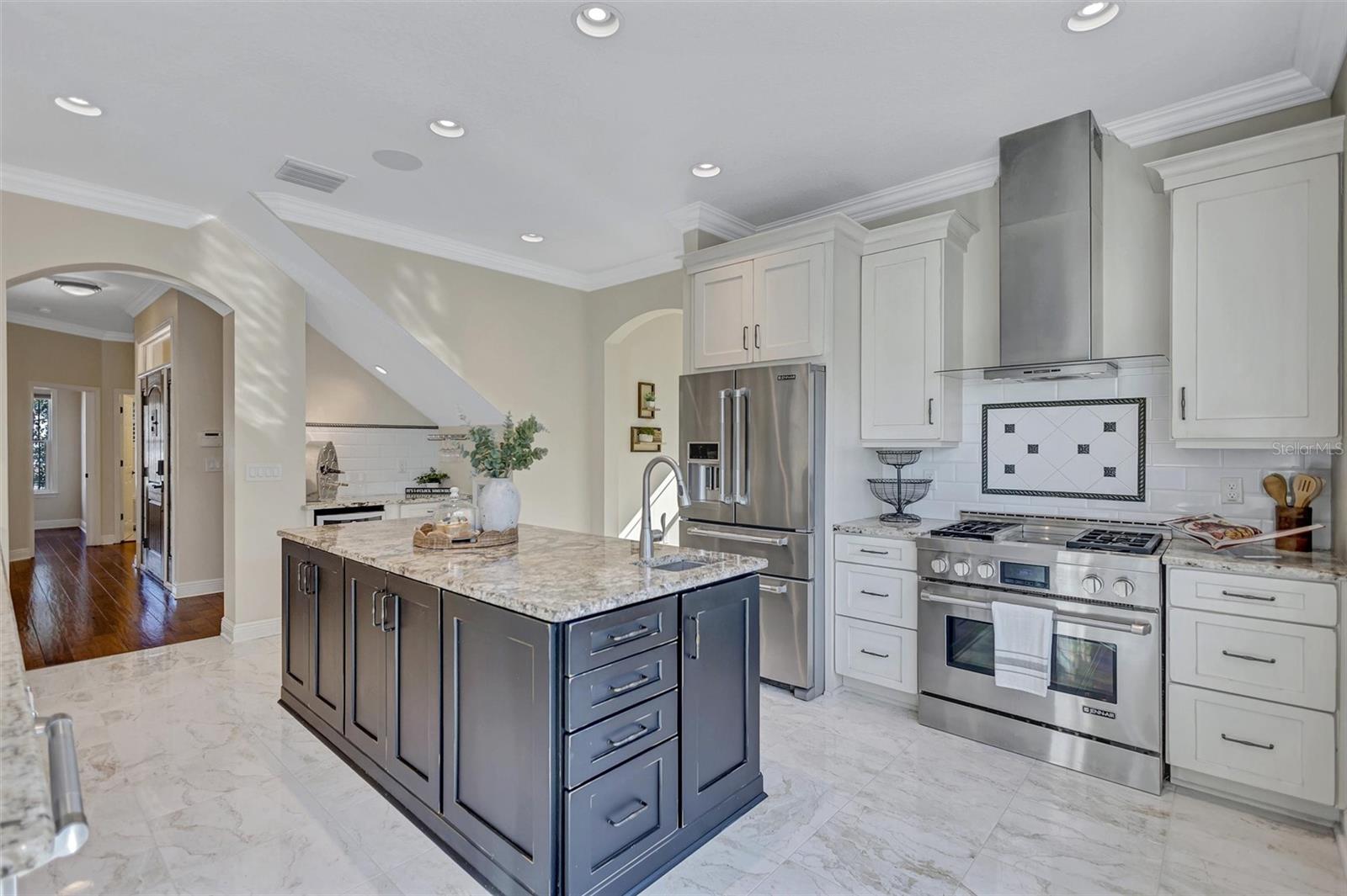 RIVERCREST - Residential