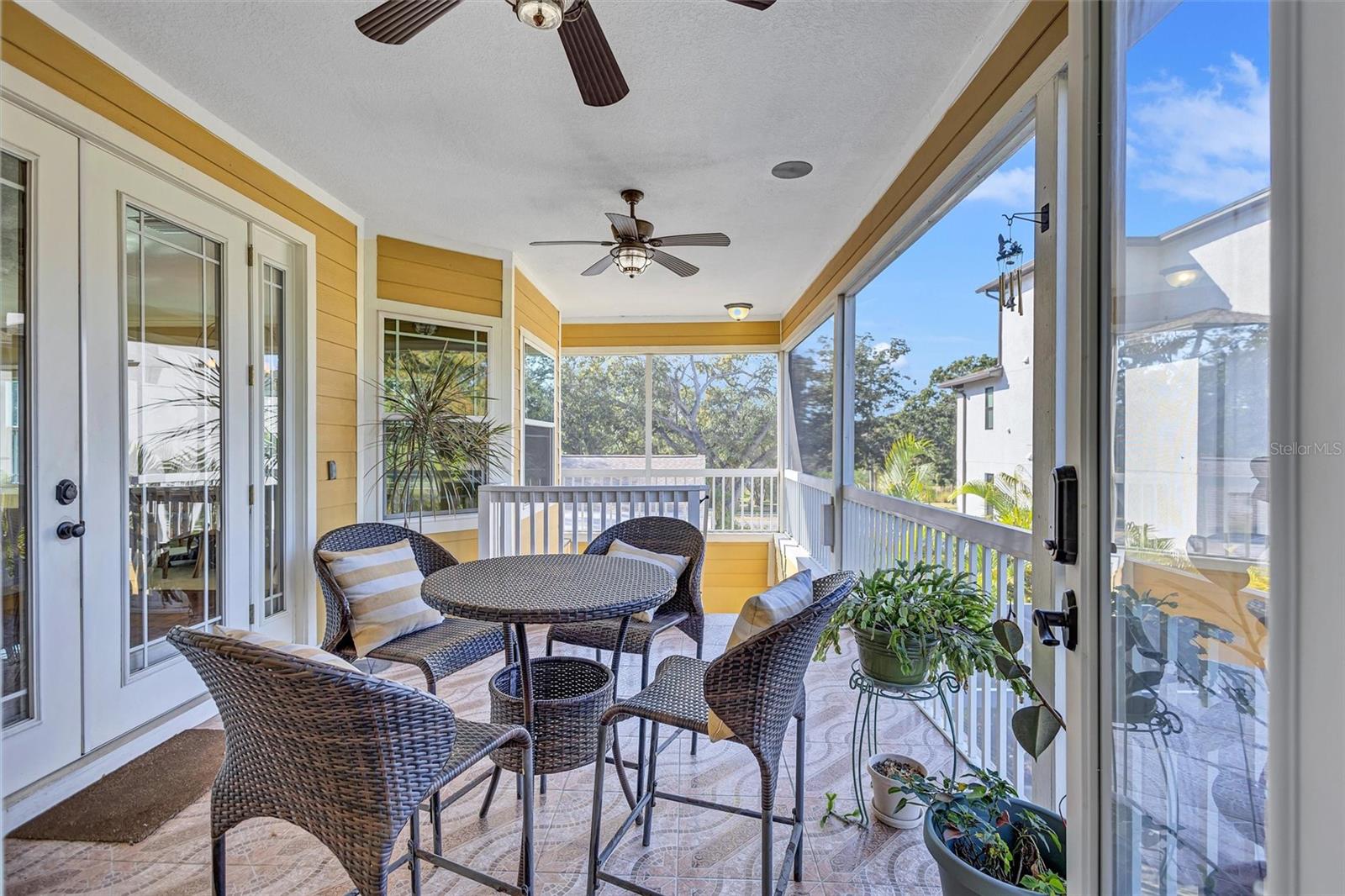 RIVERCREST - Residential