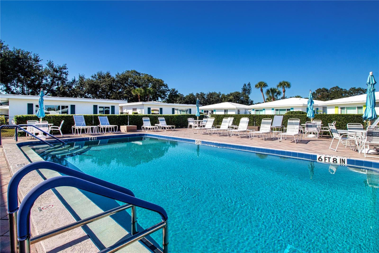 STRATHMORE VILLA'S - Residential