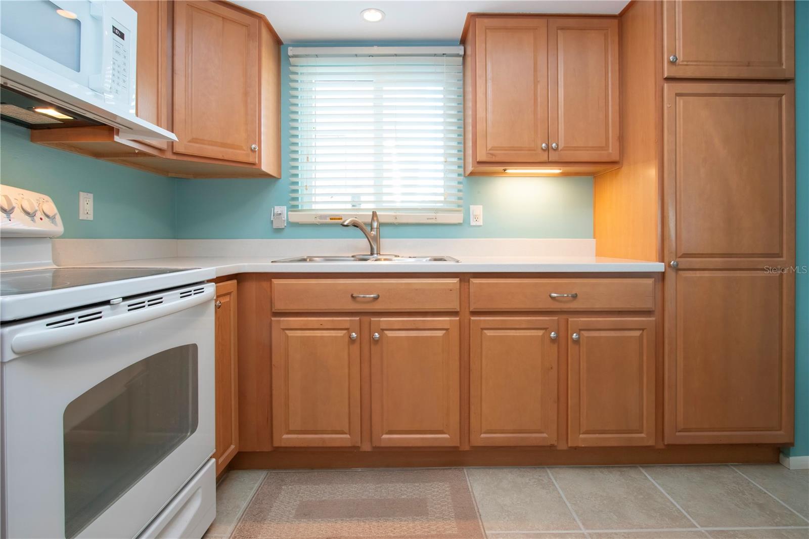 STRATHMORE VILLA'S - Residential