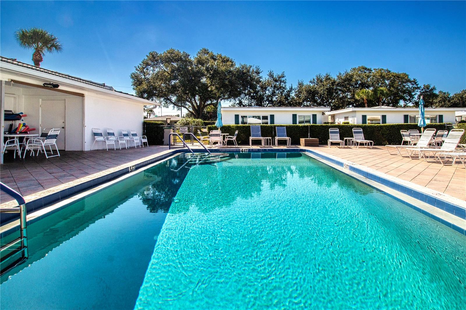 STRATHMORE VILLA'S - Residential