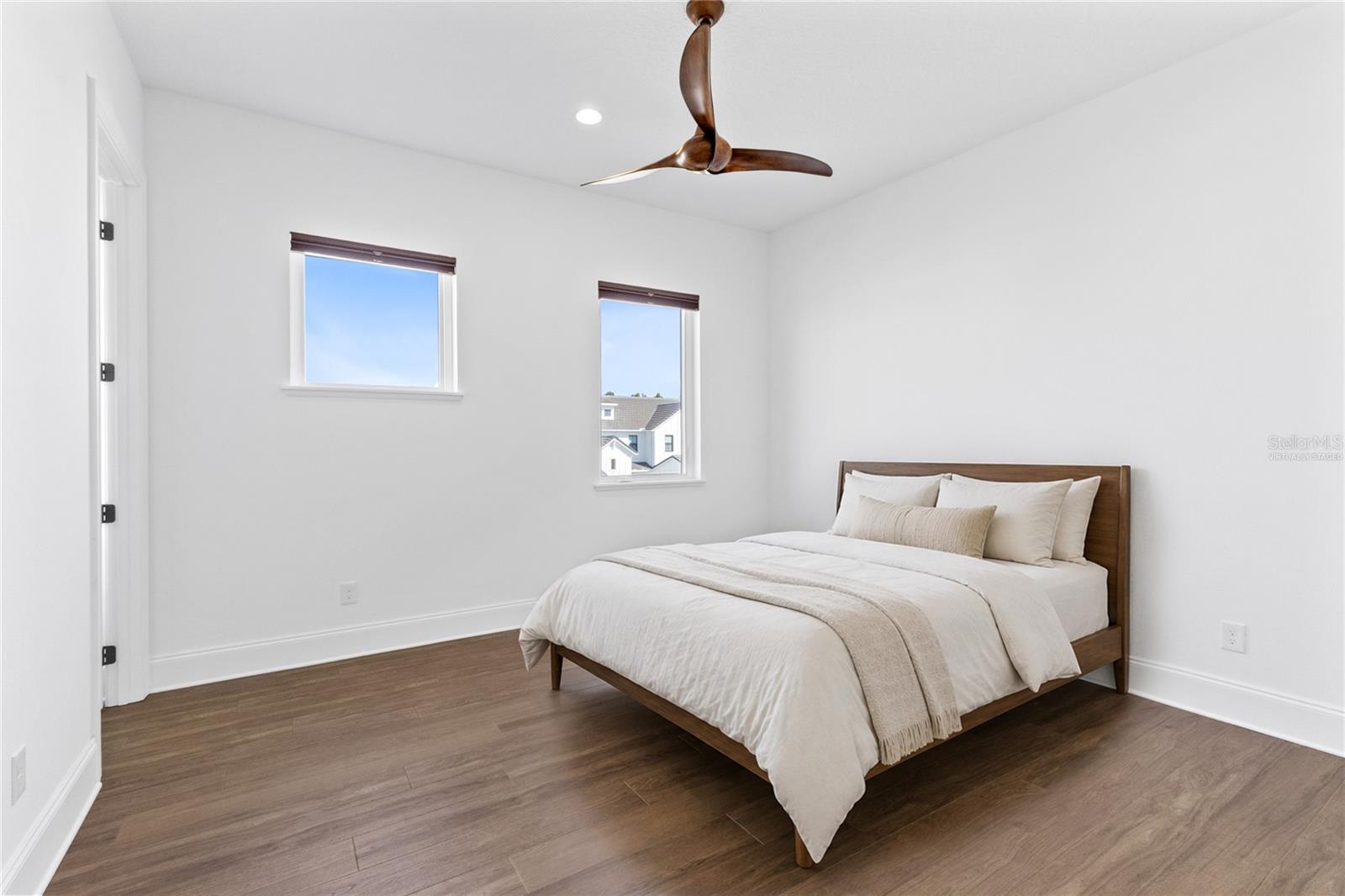 LAUREL POINTE LAKE NONA - Residential