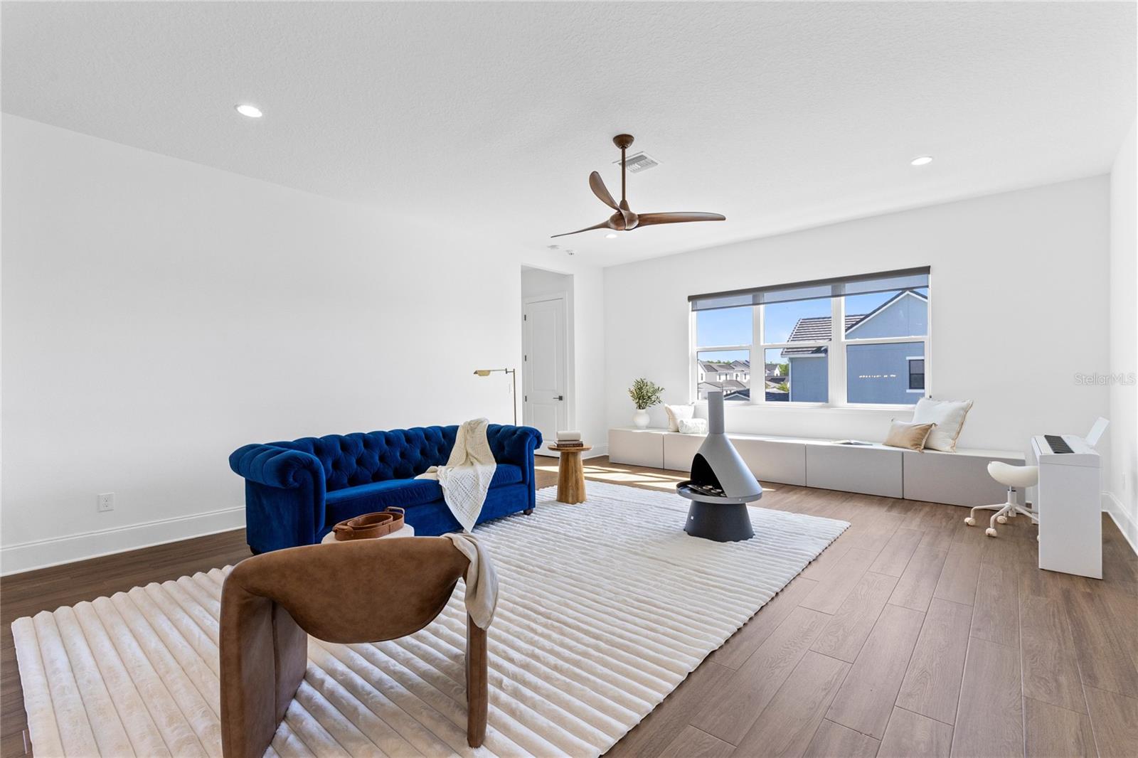 LAUREL POINTE LAKE NONA - Residential