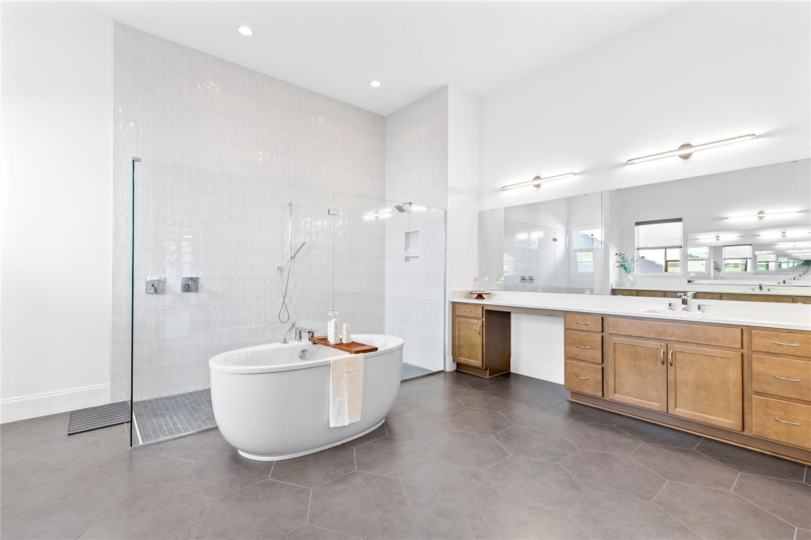 LAUREL POINTE LAKE NONA - Residential