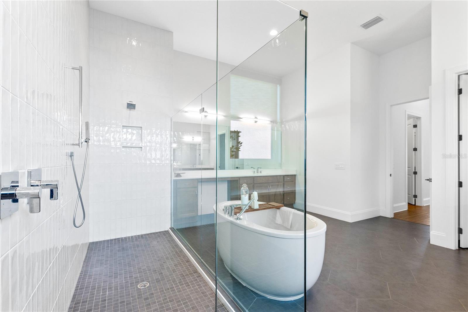 LAUREL POINTE LAKE NONA - Residential