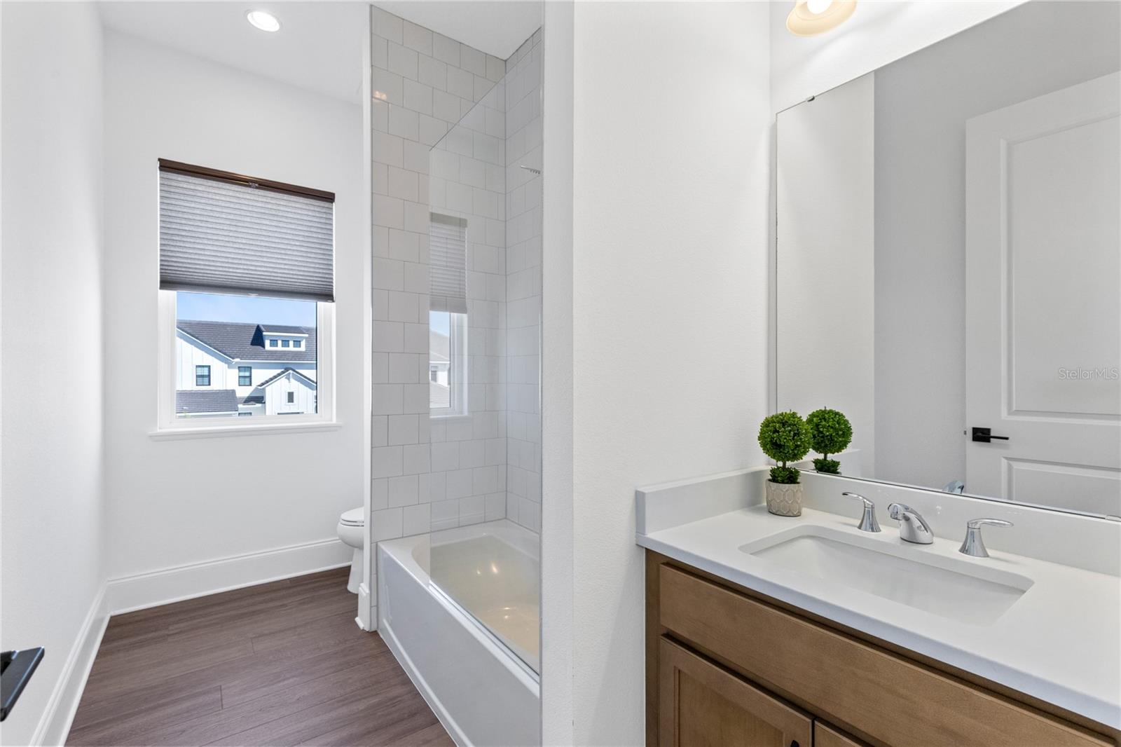 LAUREL POINTE LAKE NONA - Residential