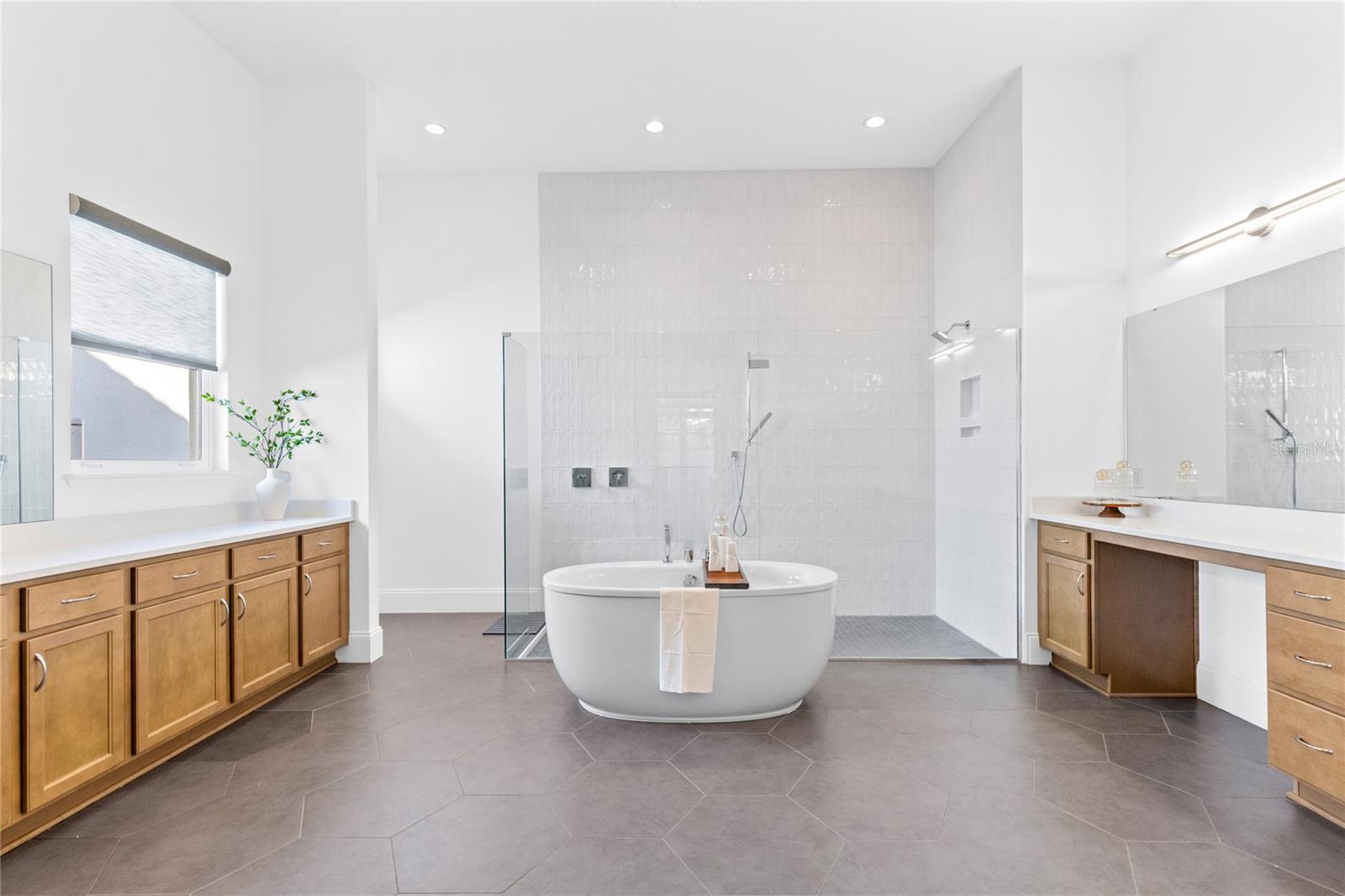 LAUREL POINTE LAKE NONA - Residential