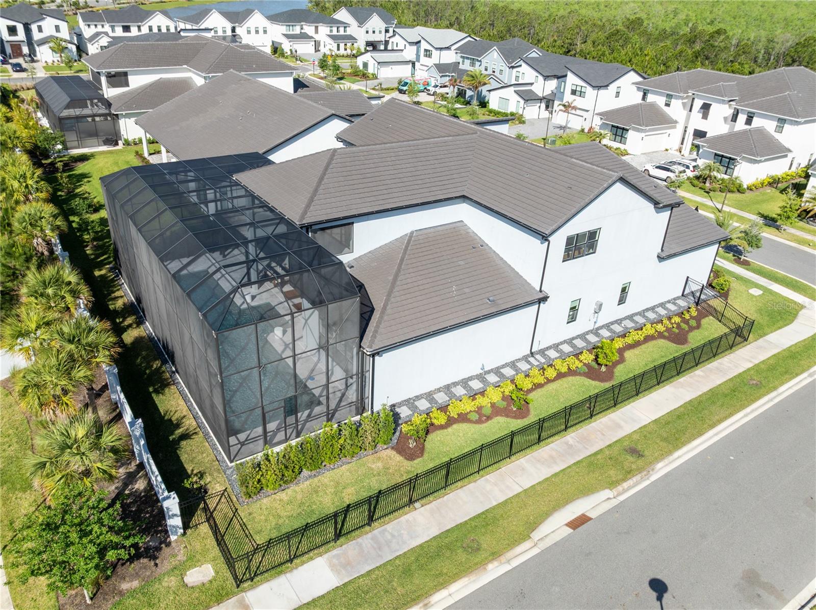 LAUREL POINTE LAKE NONA - Residential