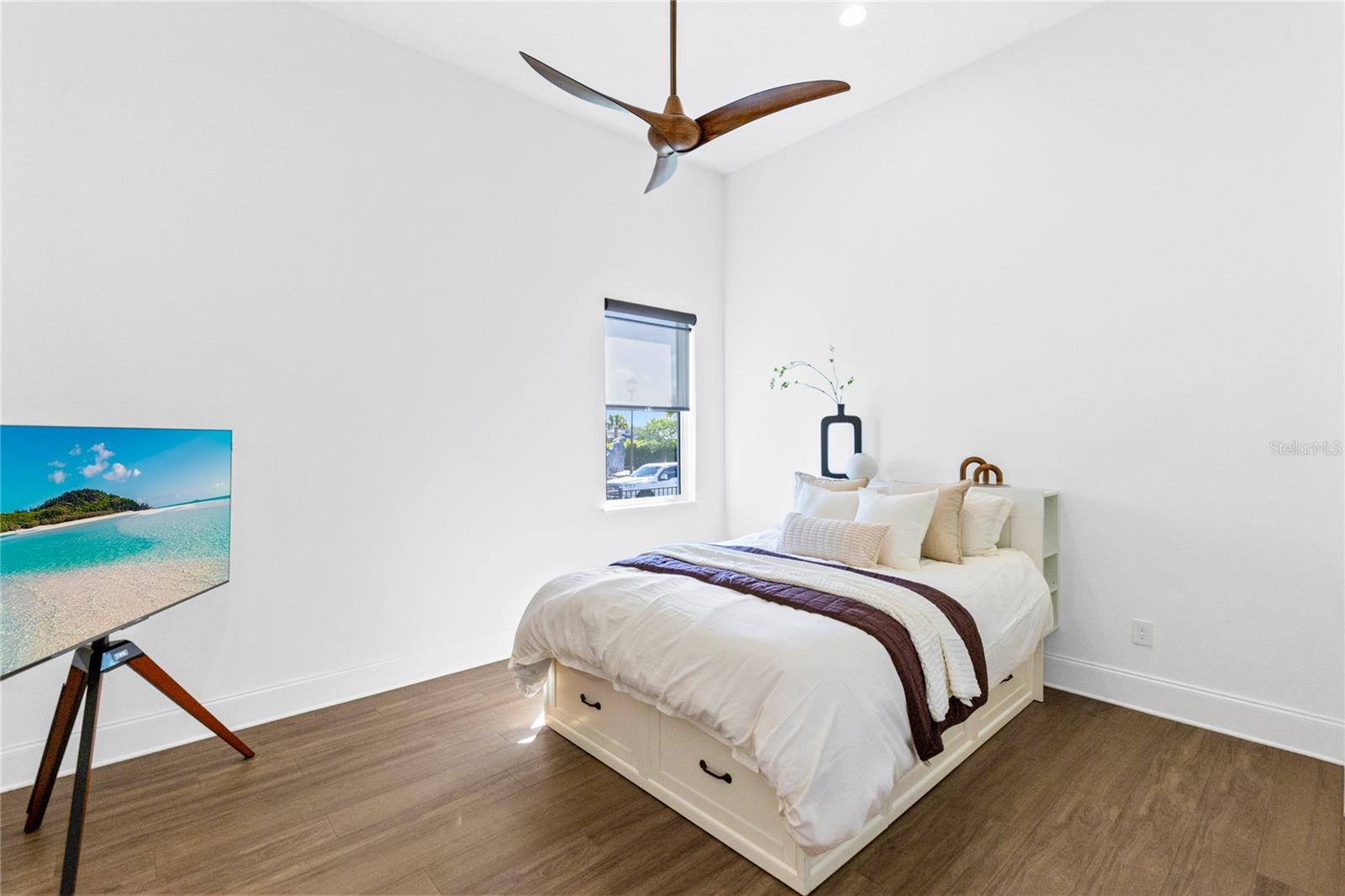 LAUREL POINTE LAKE NONA - Residential