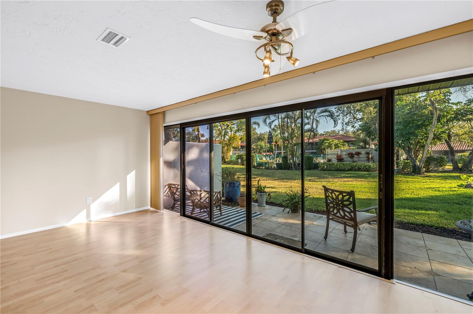 VALENCIA GARDEN II - Residential