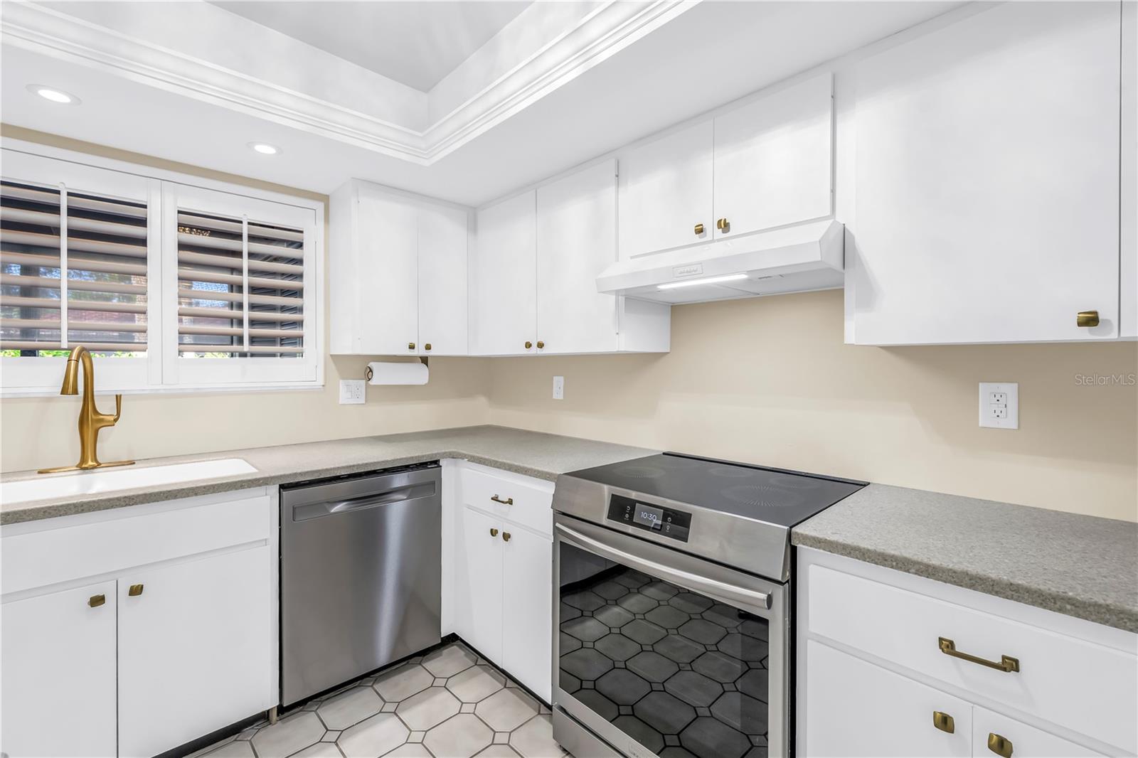 VALENCIA GARDEN II - Residential