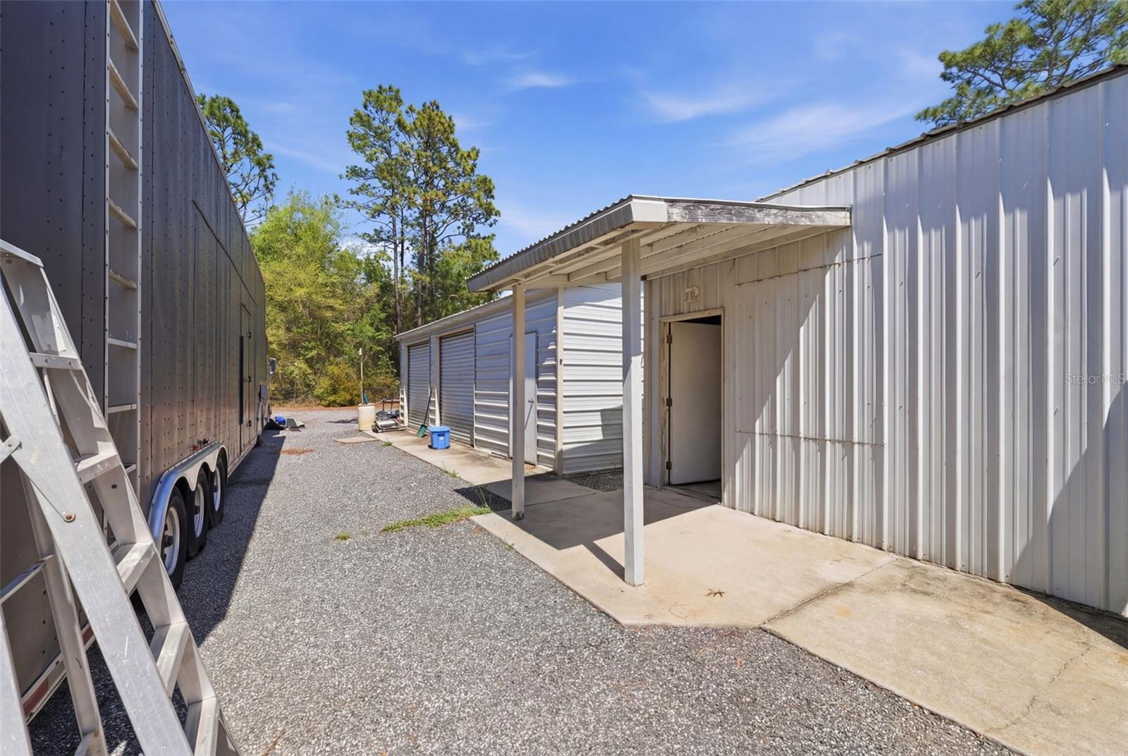 ROLLING HILLS UN 01 - Residential