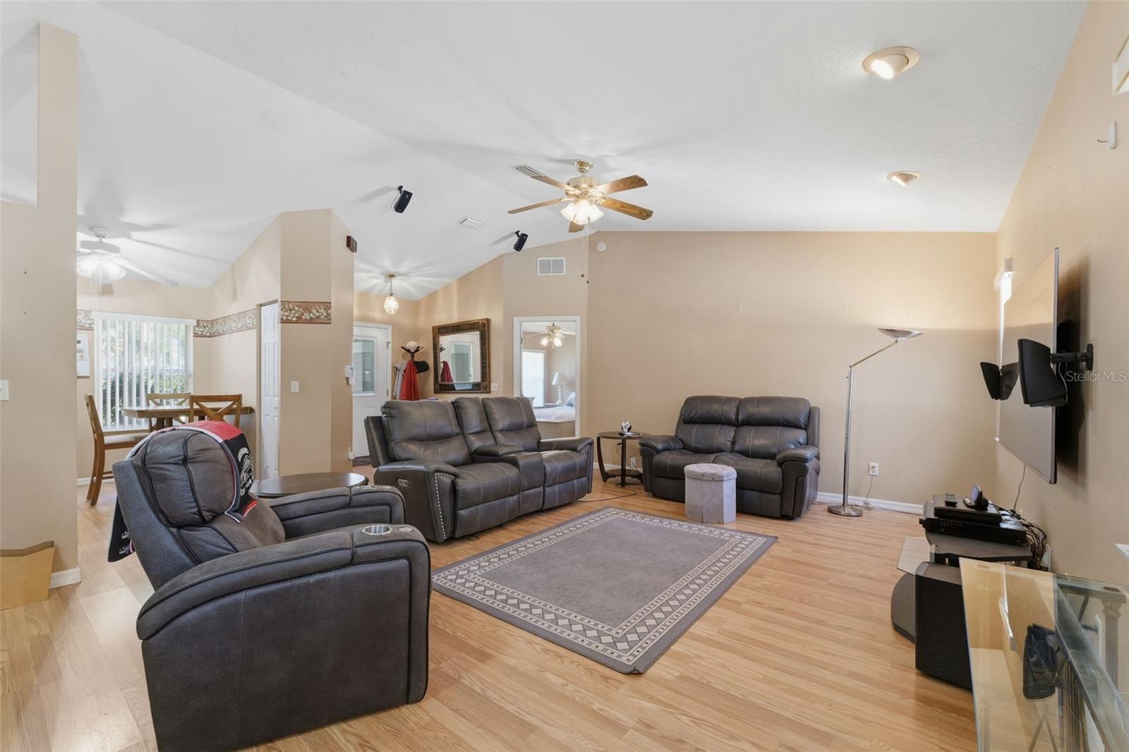 ROLLING HILLS UN 01 - Residential