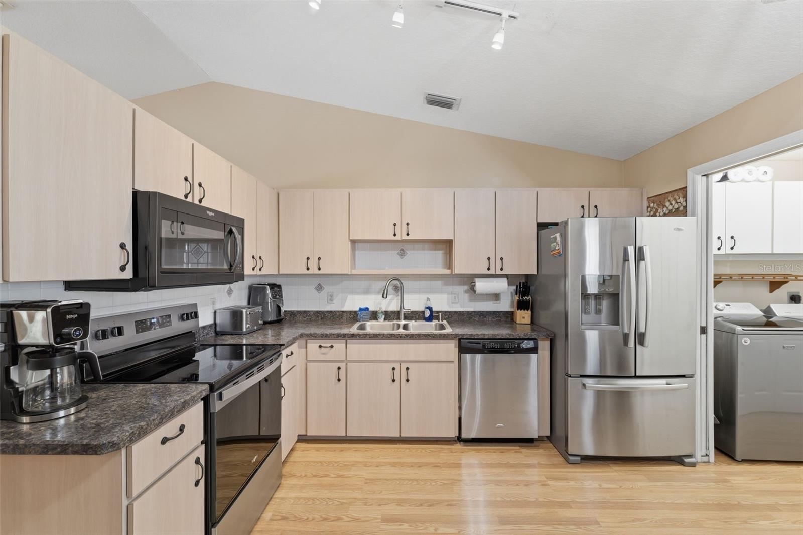 ROLLING HILLS UN 01 - Residential