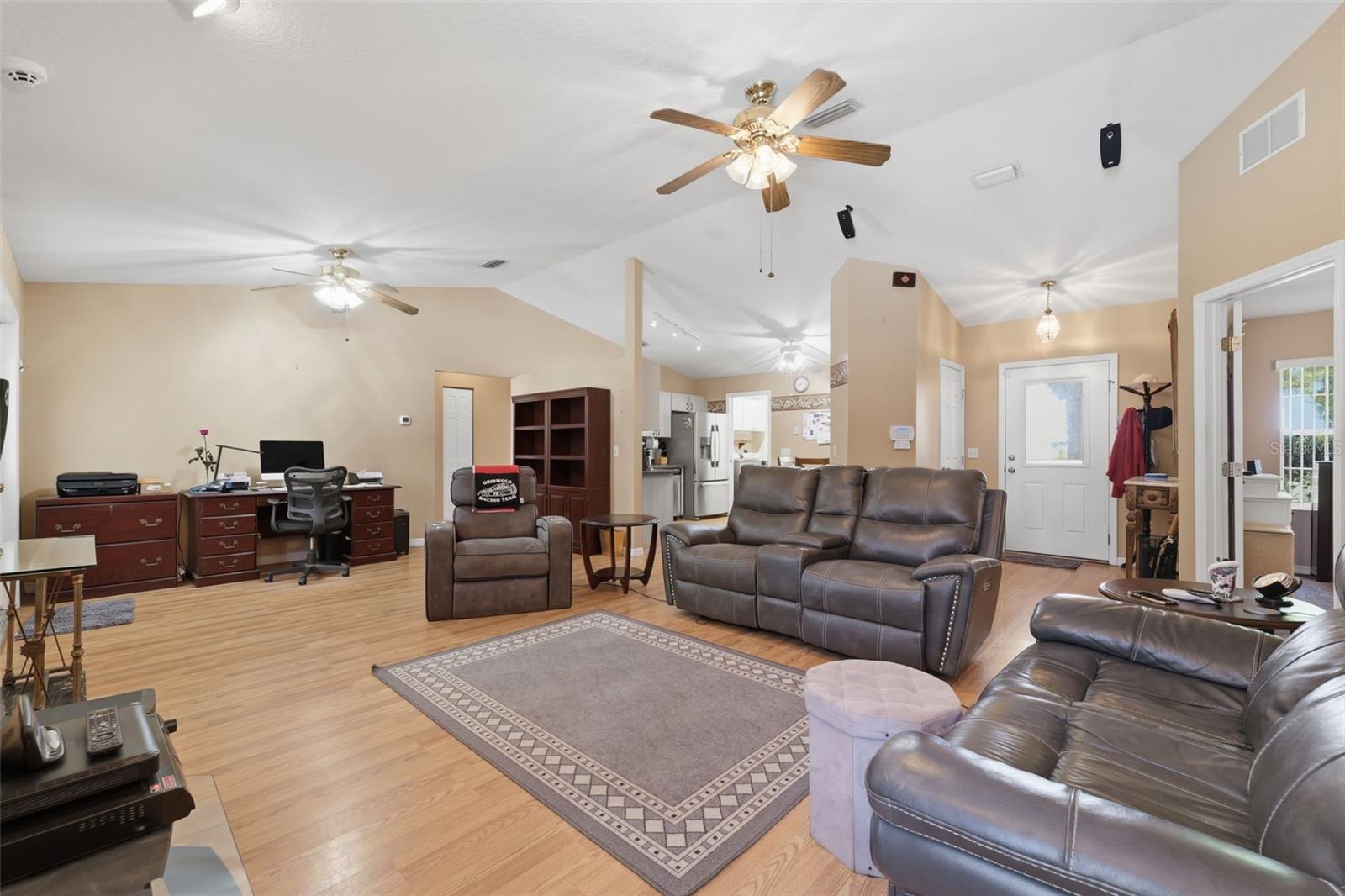 ROLLING HILLS UN 01 - Residential