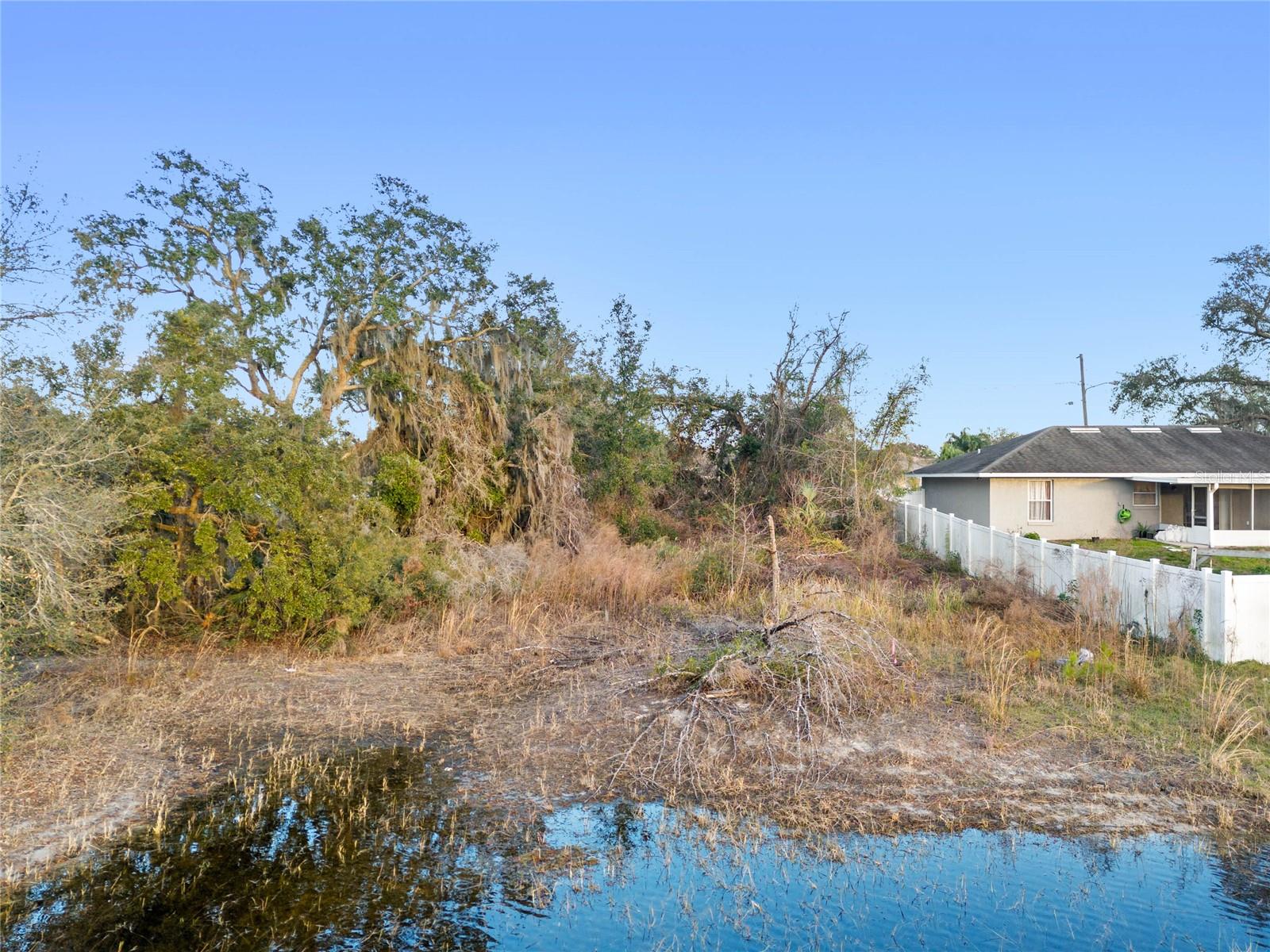 2599 HILLVIEW CIRCLE