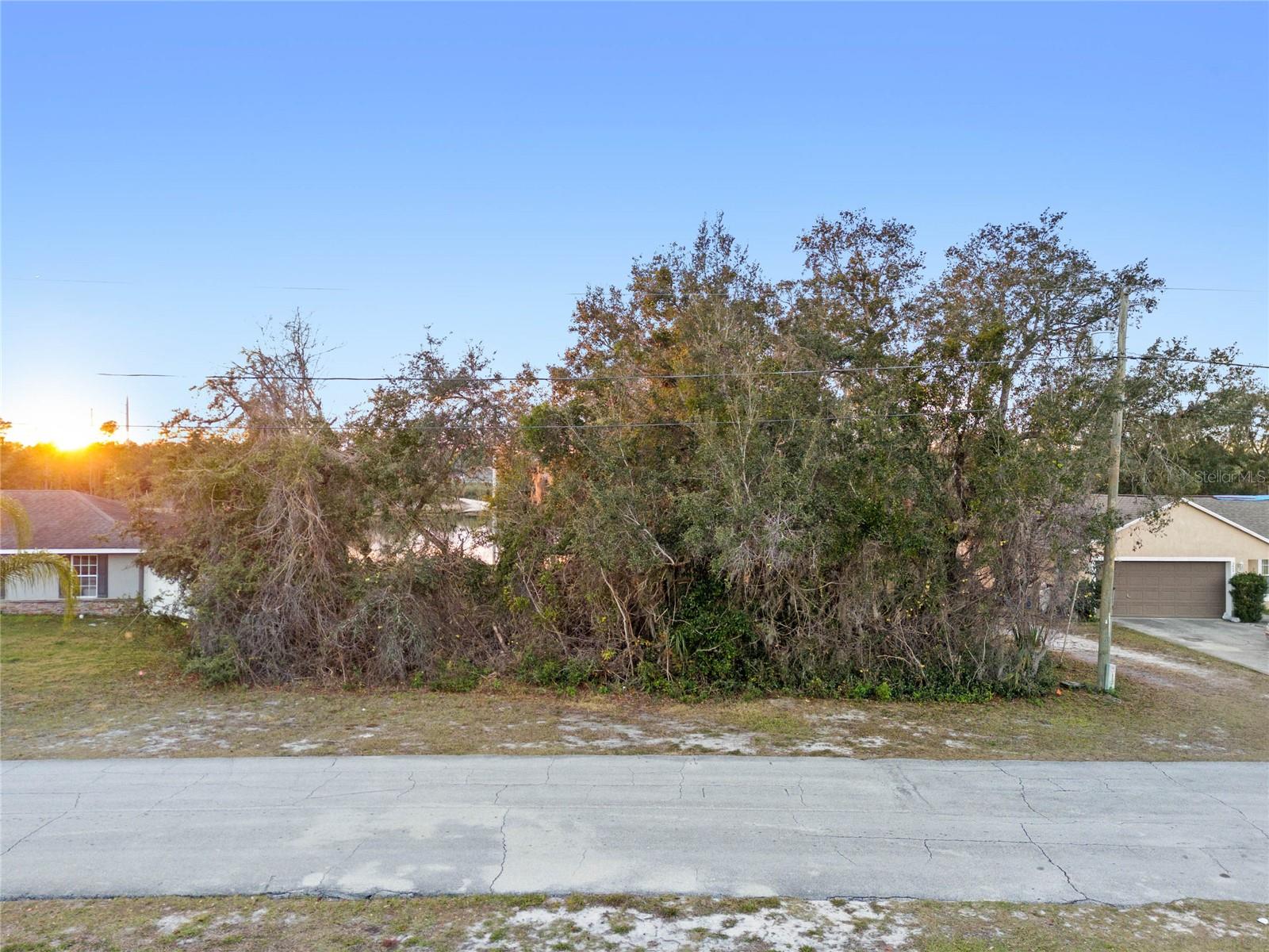 2599 HILLVIEW CIRCLE