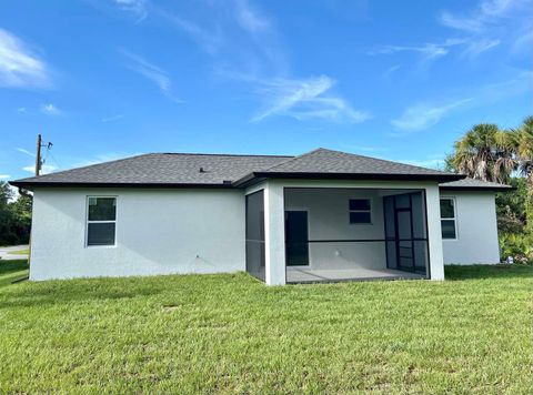 A home in PORT CHARLOTTE