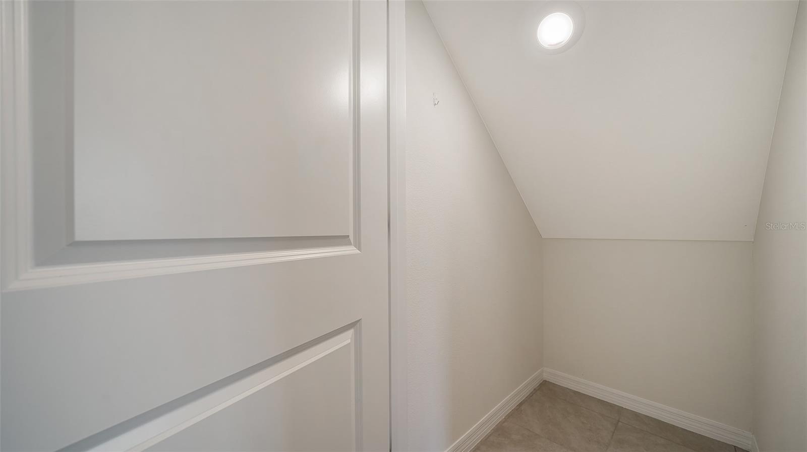 PROMENADE ESTATES PH II - Residential Lease