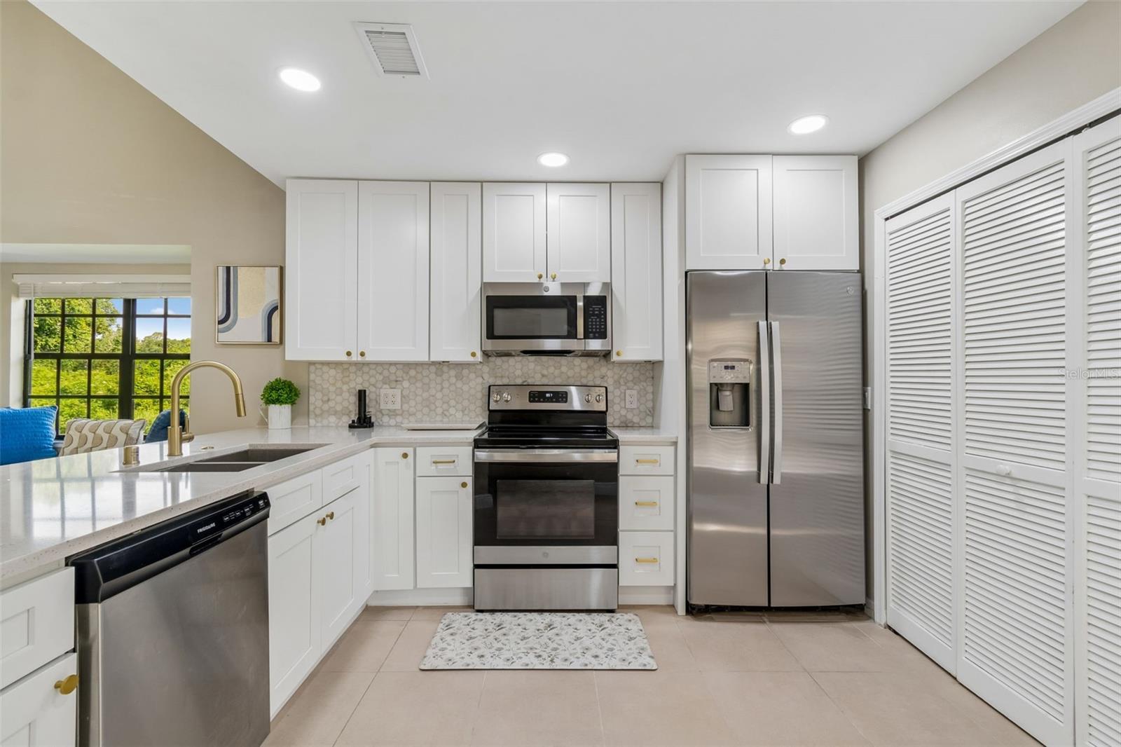 5100 BURCHETTE ROAD 3207