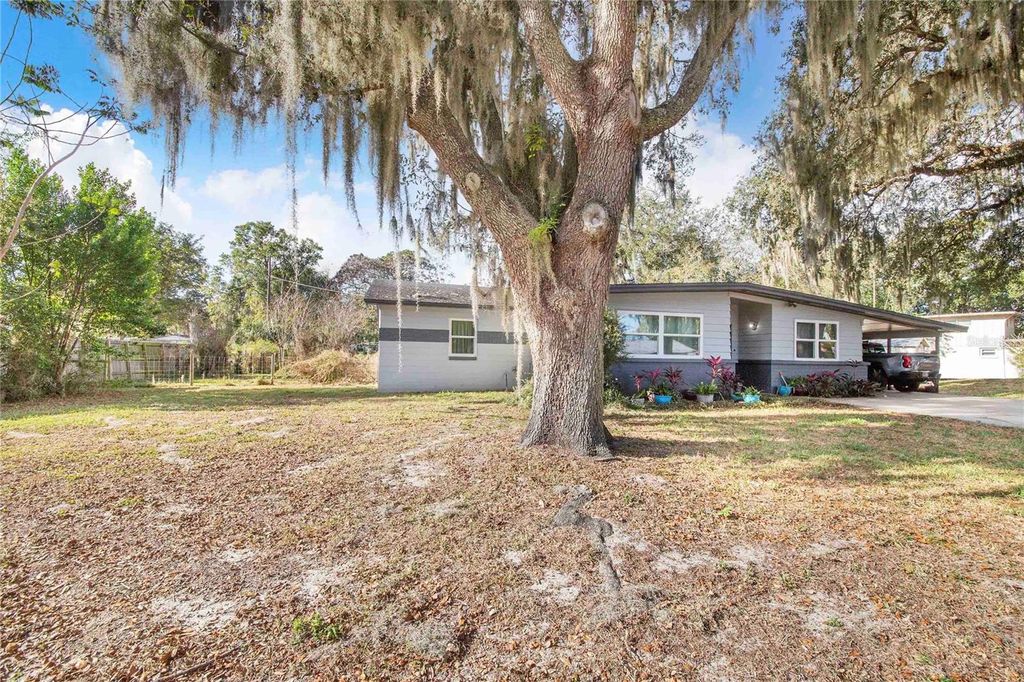 Photo of 308 Granada Road, Auburndale, FL 33823 (MLS # P4937498)