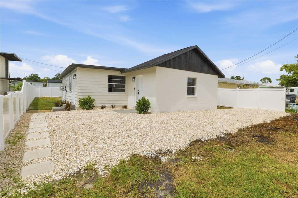 Photo of 3923 W Flora Street, Tampa, FL 33614 (MLS # TB8529364)