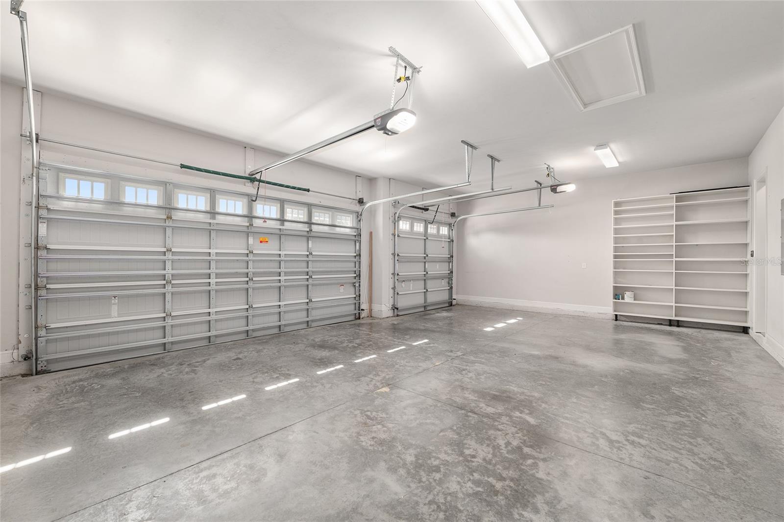 OAKMONT PH 2 PB 32 PG 30 - Residential
