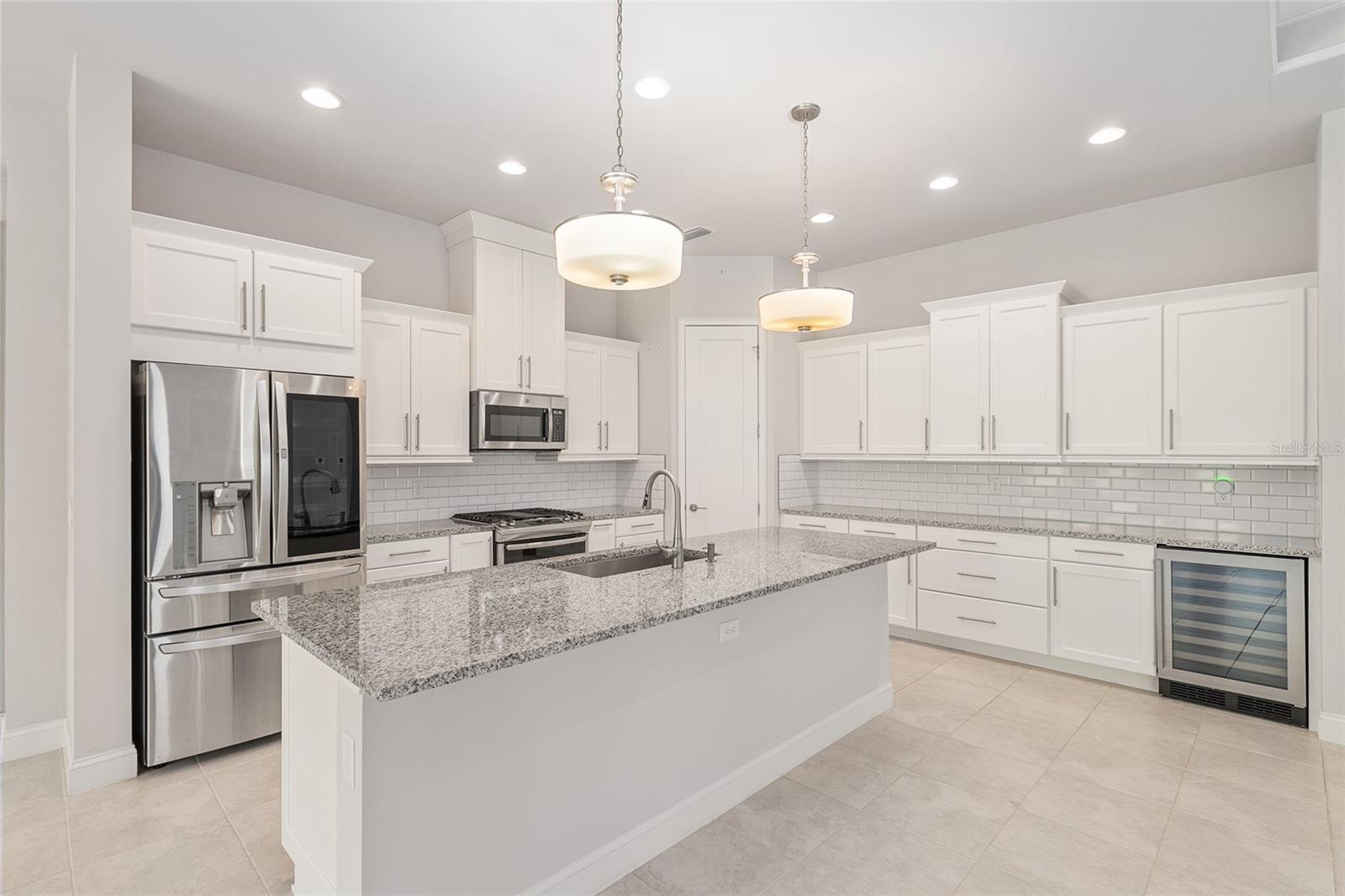 OAKMONT PH 2 PB 32 PG 30 - Residential