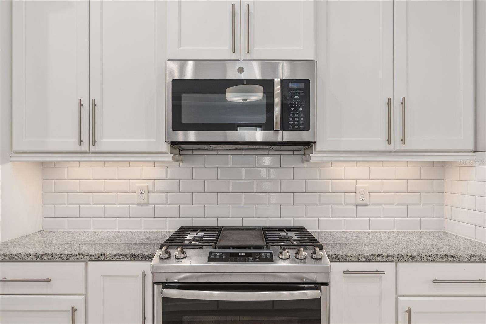 OAKMONT PH 2 PB 32 PG 30 - Residential