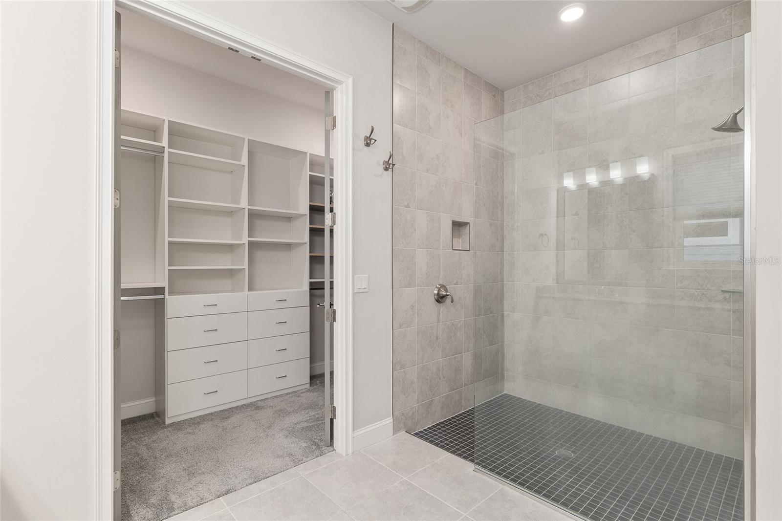 OAKMONT PH 2 PB 32 PG 30 - Residential