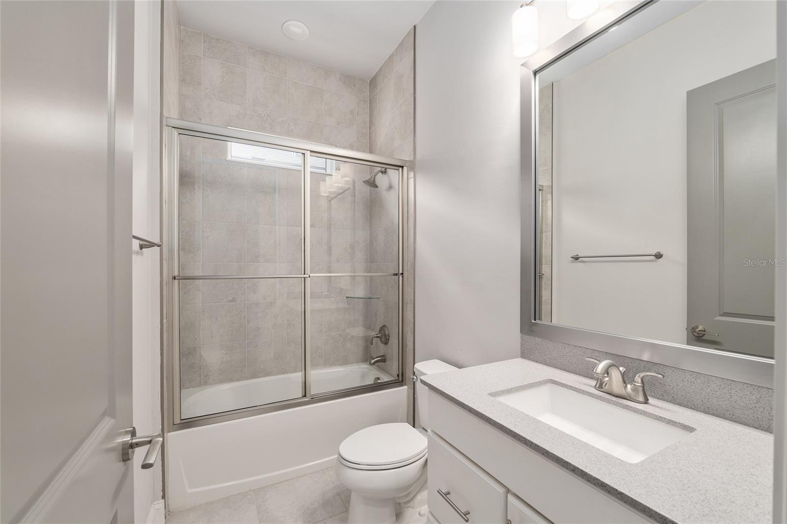 OAKMONT PH 2 PB 32 PG 30 - Residential
