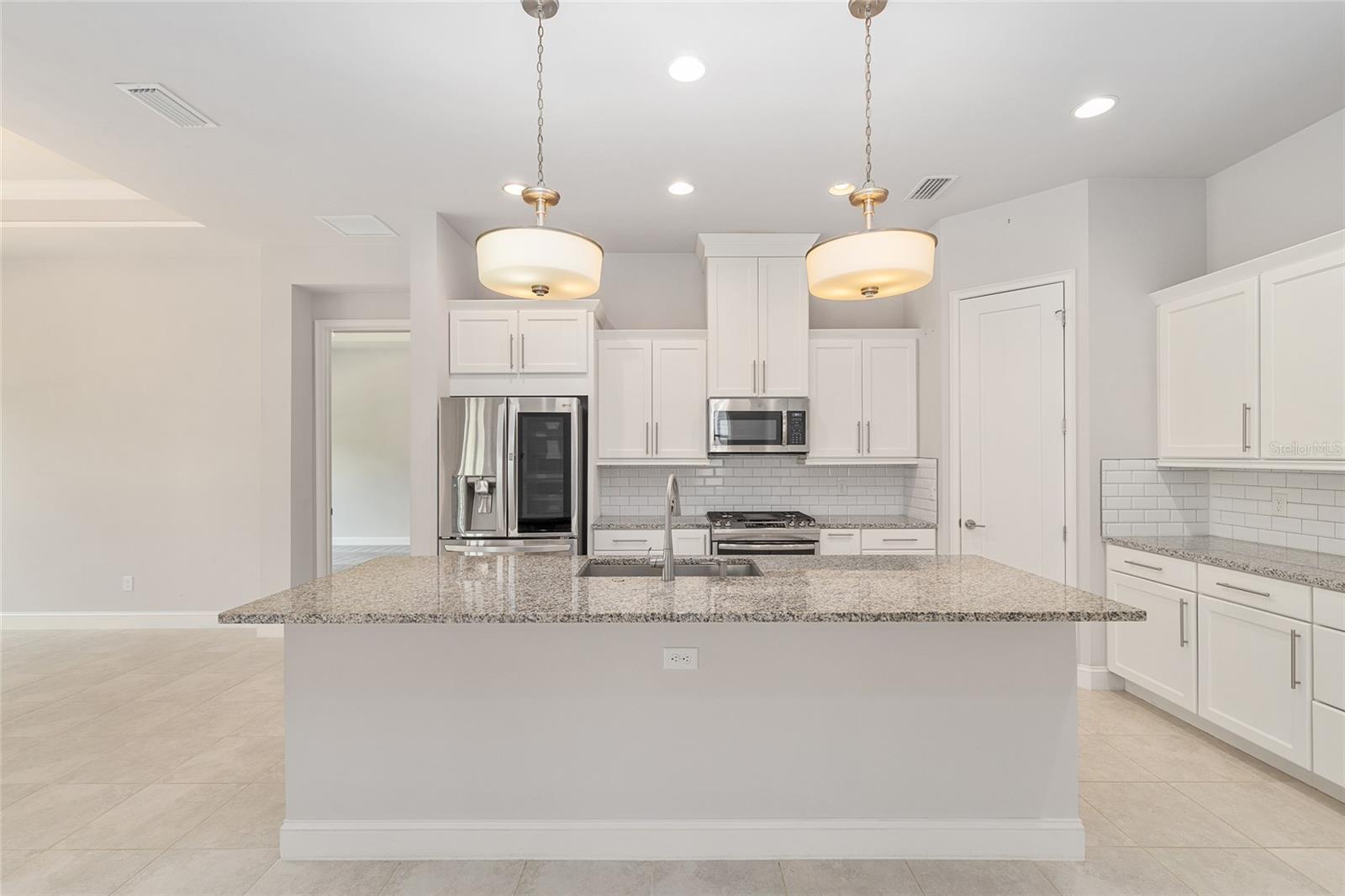 OAKMONT PH 2 PB 32 PG 30 - Residential