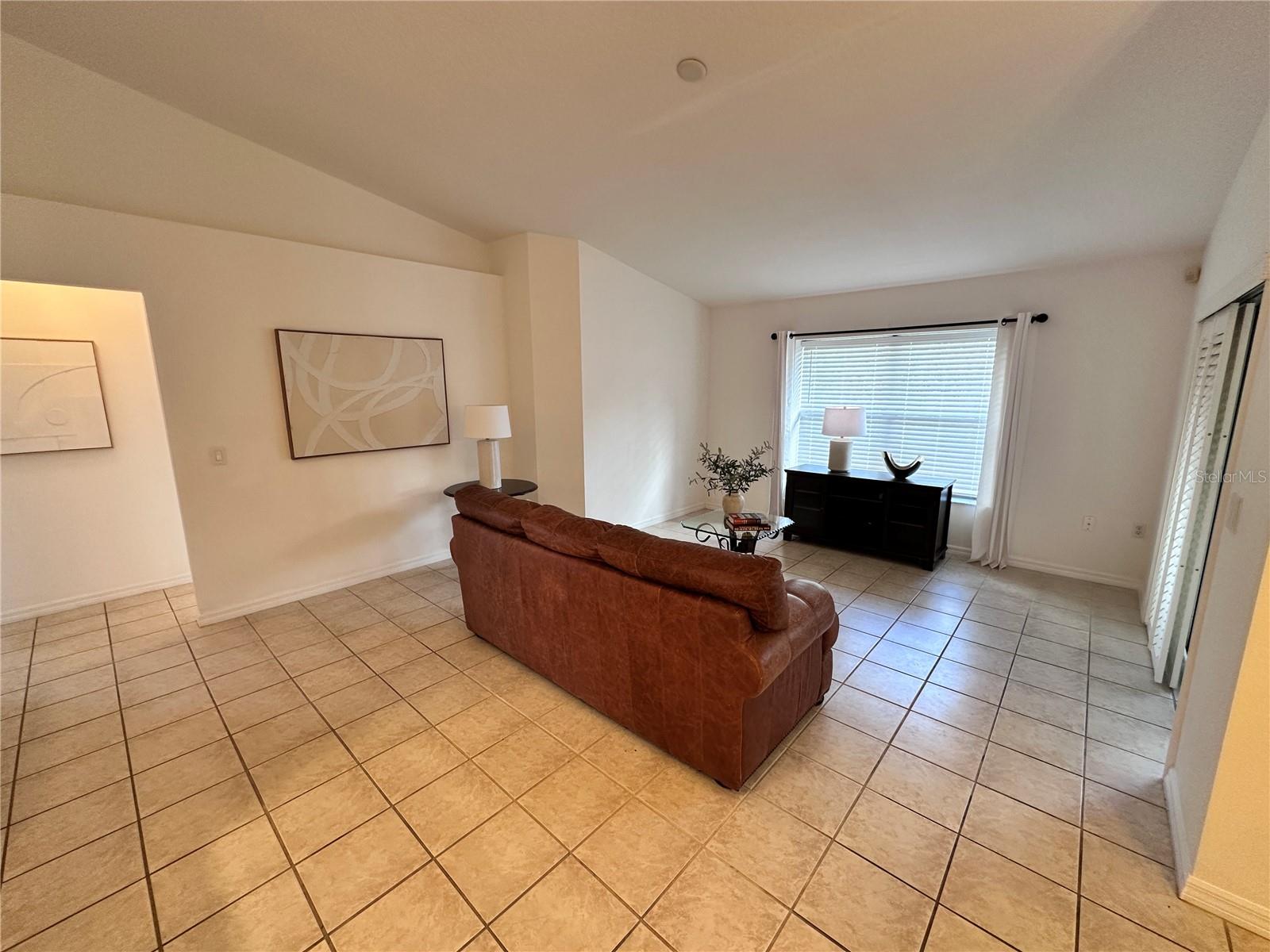 DELTONA LAKES UNIT 03 - Residential